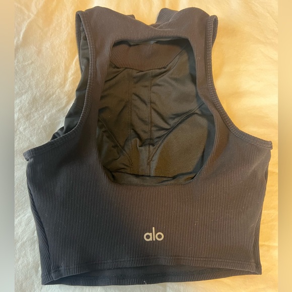 Alo Yoga turtle neck ribbed crop top new without tags. - Picture 5 of 6